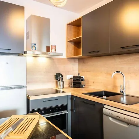 Moderne Avec Balcon Et Parking A - Fr-1-291-1019 *